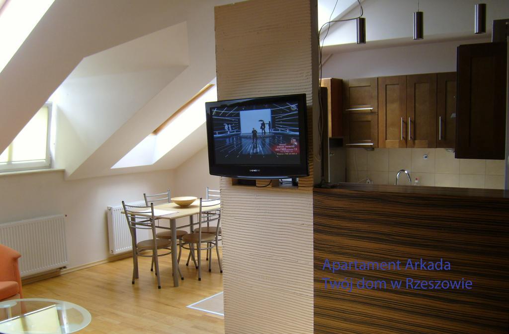 Appartement Apartament Arkada à Rzeszów Extérieur photo